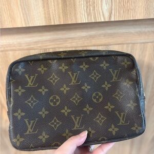Auth LOUIS VUITTON Monogram Trousse Toilette 23 Clutch Bag Brown Vintage